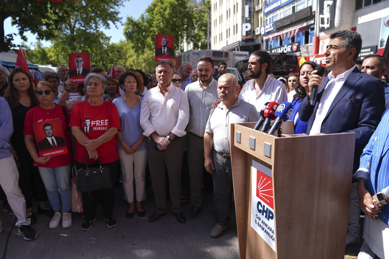 CHP'nin 102. kuruluş yıl dönümü kapsamında partinin Ankara İl Başkanlığı