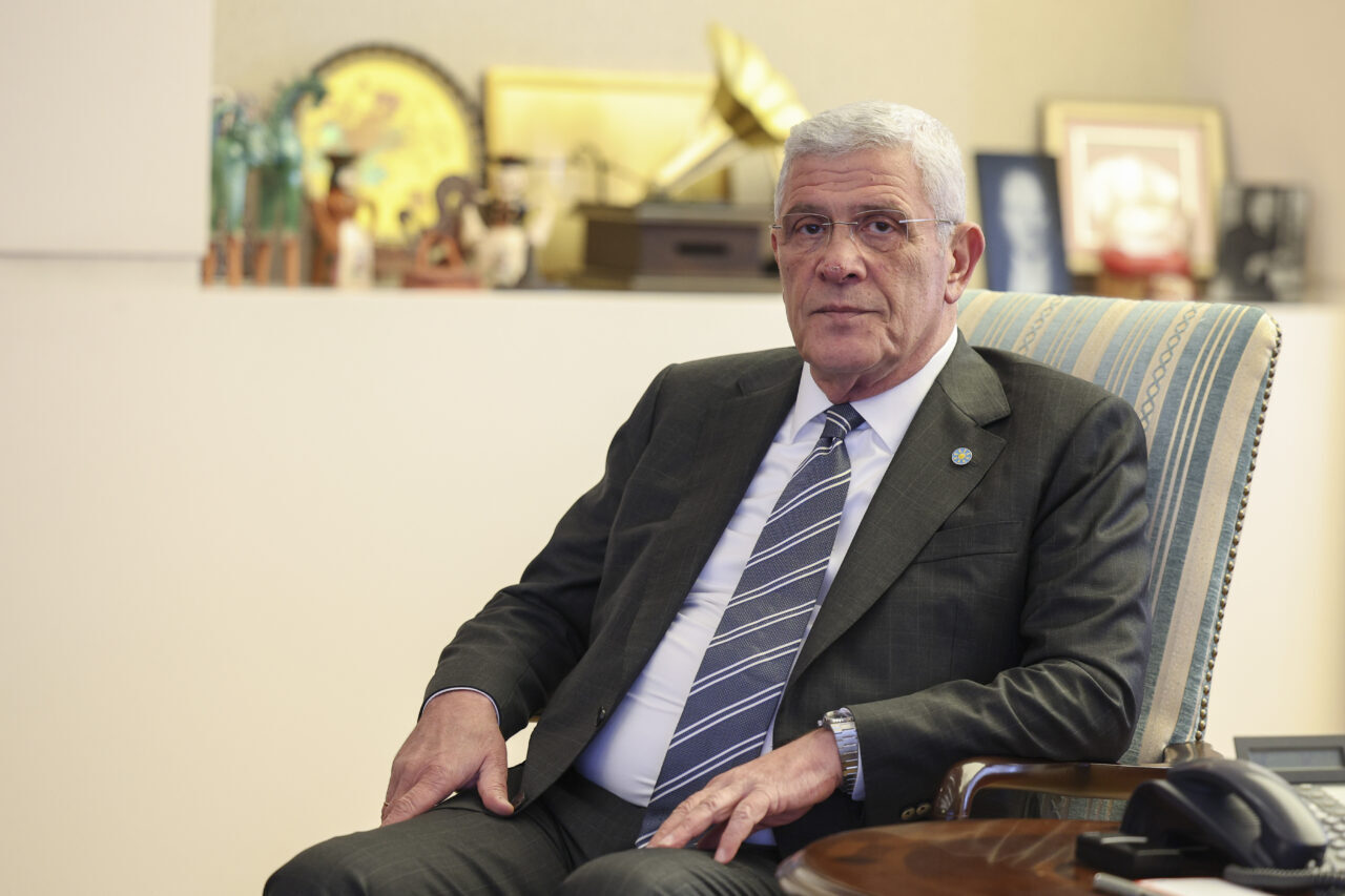 CHP Genel Başkanı Özgür Özel, İstanbul yönetiminin görevden uzaklaştırılmasına ilişkin,