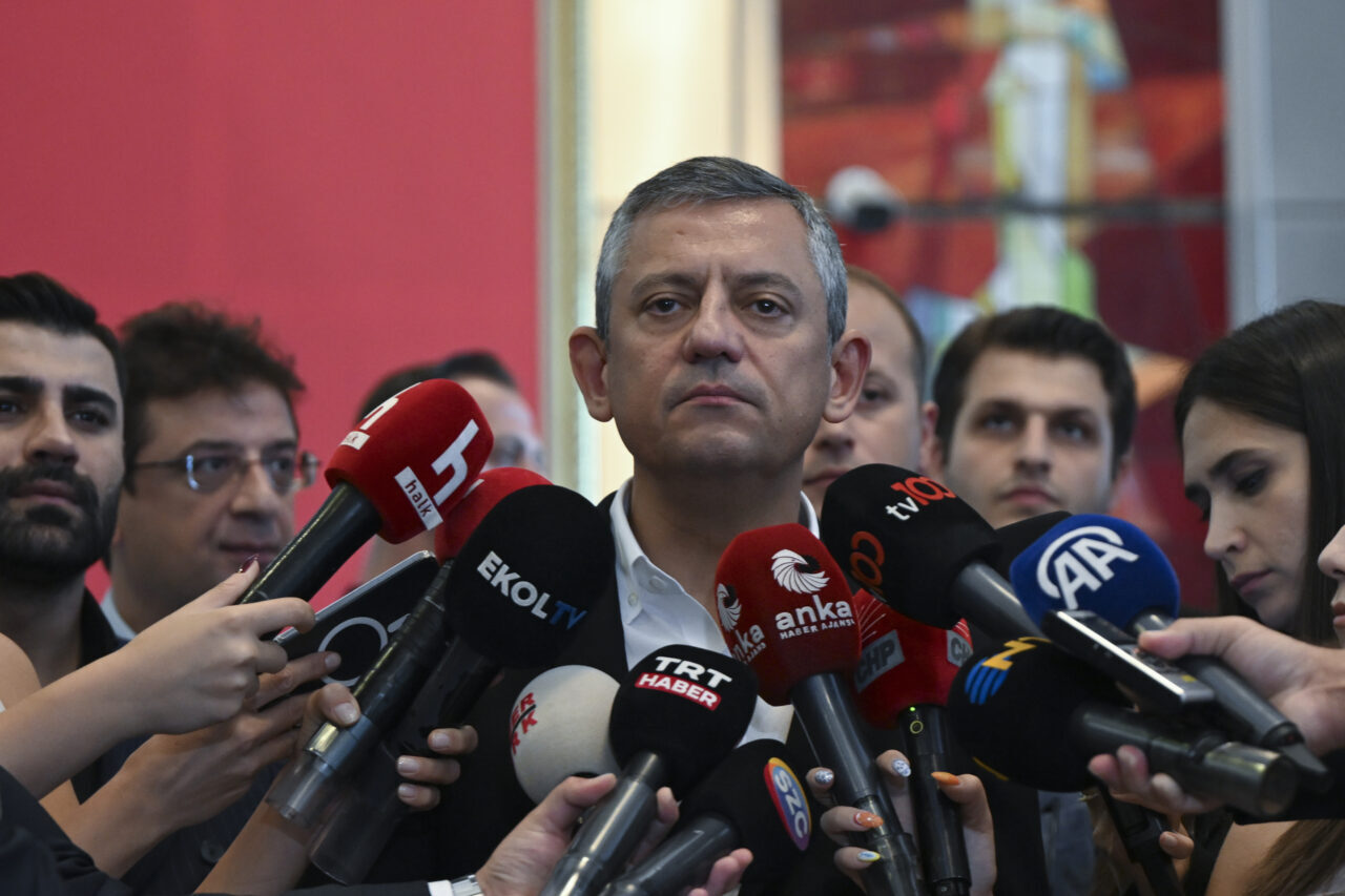  CHP Genel Başkanı Özgür Özel, "Partinin Genel Başkanlığına bir kayyum