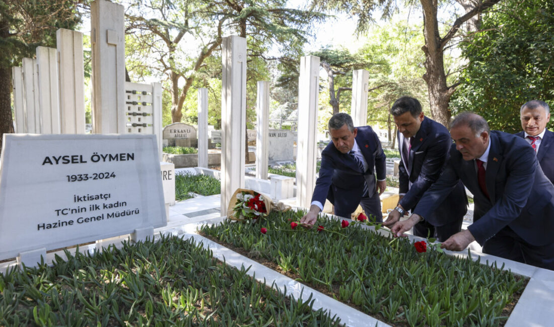 CHP Genel Başkanı Özgür Özel, partisinin 102. kuruluş yıl dönümü