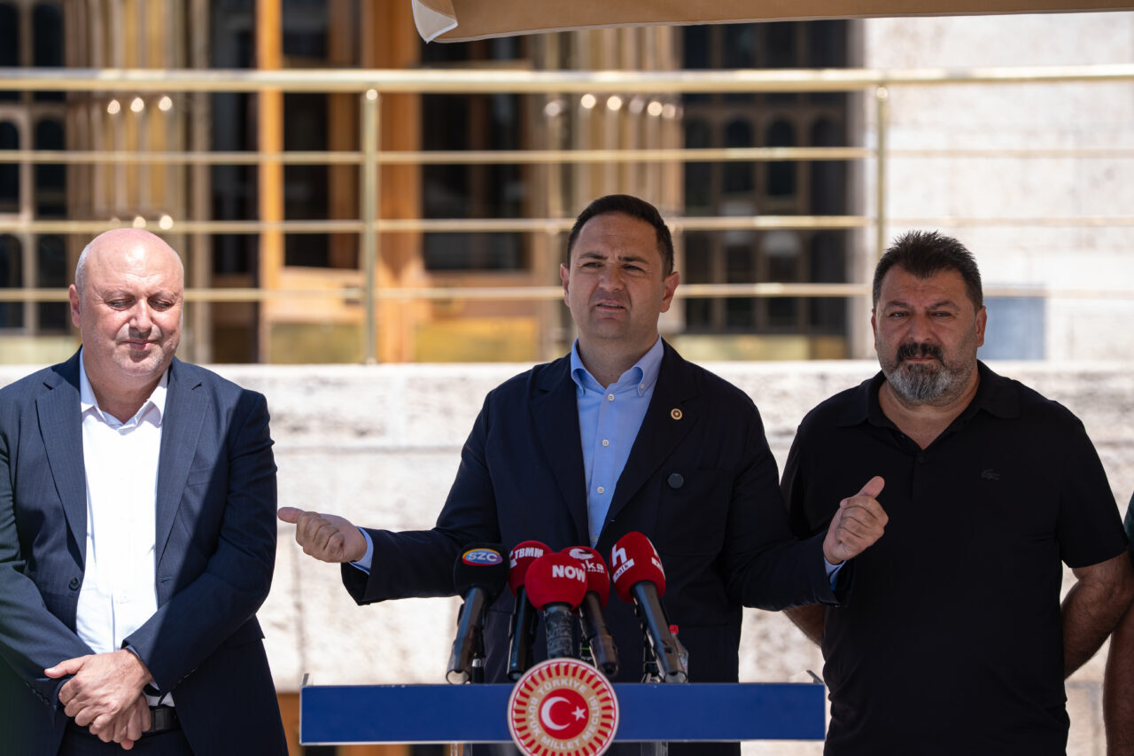 CHP Ankara Milletvekili Umut Akdoğan, servis esnafının devlet tarafından desteklenmesini