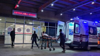 Çorum’da bıçaklı kavgada 3 kişi yaralandı.
