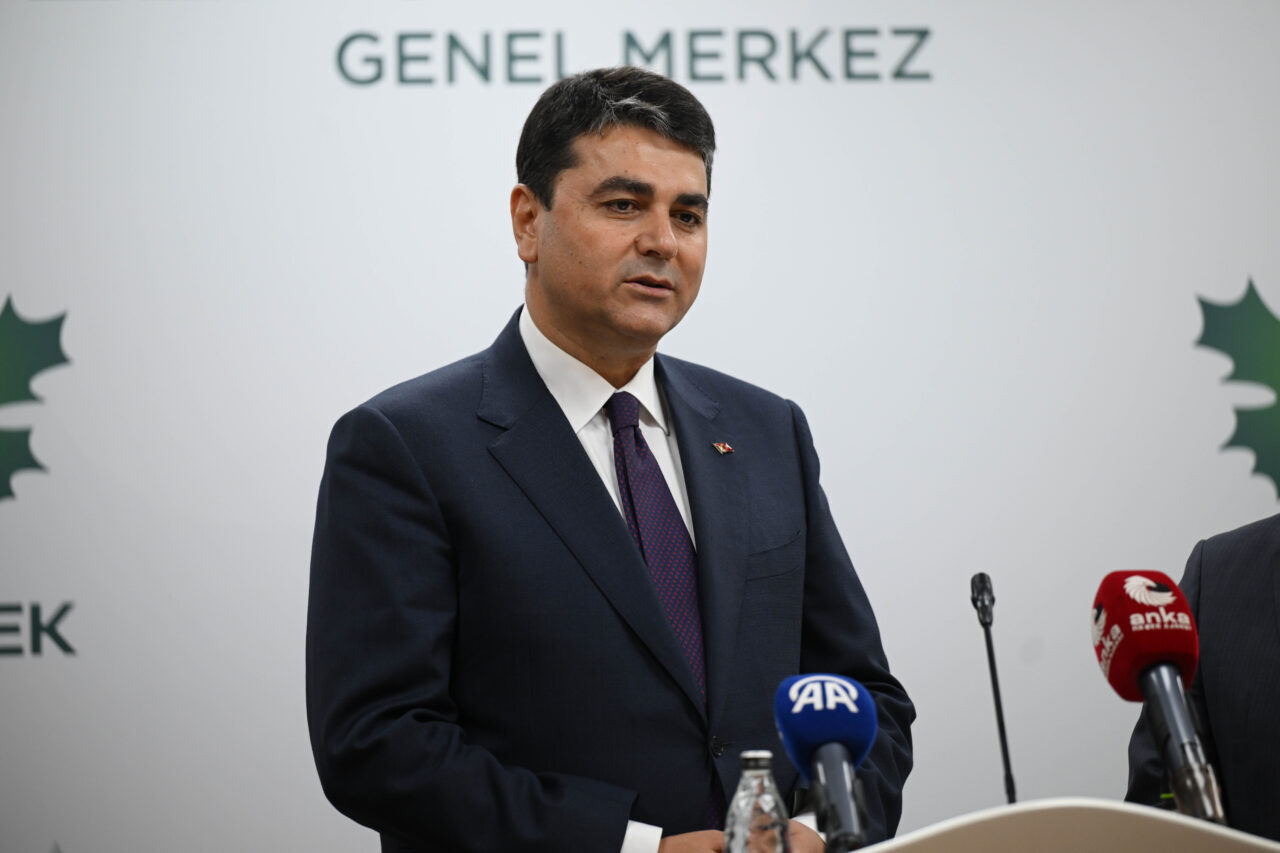 Demokrat Parti Genel Başkanı Gültekin Uysal, Gelecek Partisi Genel Başkanı