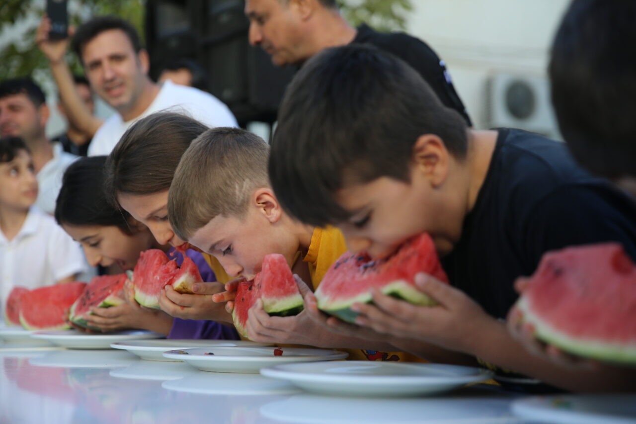 Diyarbakır'da "15. Diyarbakır Karpuzu Tanıtım Etkinlikleri" yapıldı.