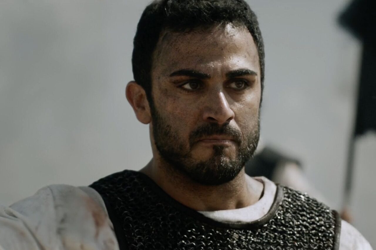  Hollywood'un yükselen yıldız oyuncularından Alexander Uloom, TRT 1'in sevilen dizisi