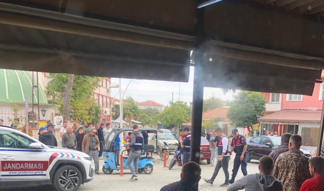 Edirne'nin İpsala ilçesinde çıkan silahlı kavgada 1 kişi hayatını kaybetti.