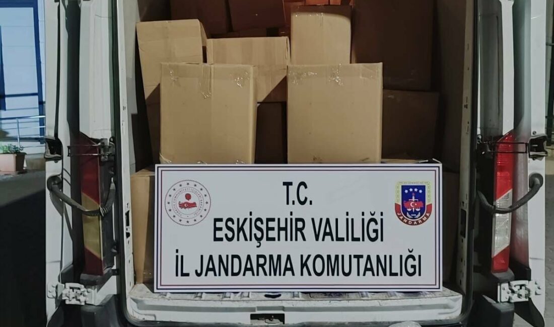 Eskişehir'in Odunpazarı ilçesinde bir minibüste ve depoda 1 ton 125