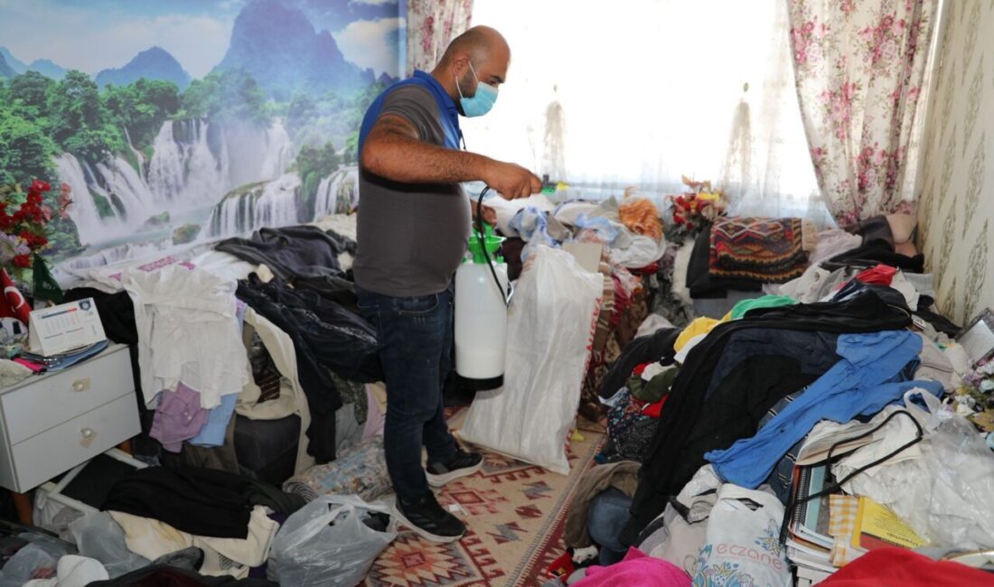  Eskişehir'in Odunpazarı ilçesindeki tek katlı müstakil evden belediye ekiplerince 1