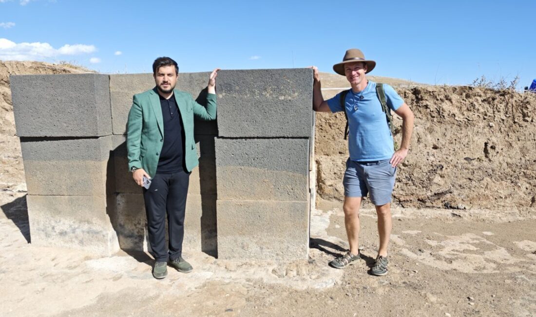 Farklı ülkelerden Bitlis'e gelen 33 kişilik grup, Adilcevaz ilçesindeki Kef