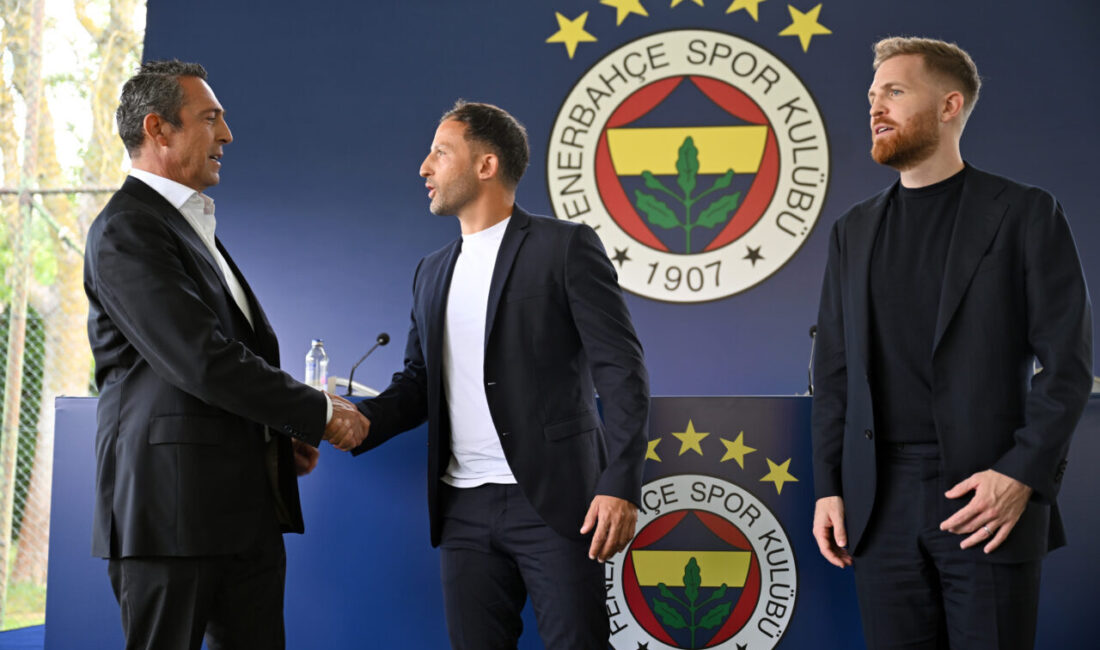 Fenerbahçe Kulübü, yeni teknik direktörü Domenico Tedesco için imza töreni