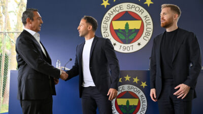 Fenerbahçe Kulübü, yeni teknik direktörü Domenico Tedesco için imza töreni