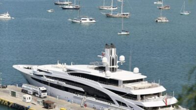 Cayman Adaları bayraklı "I Dynasty" adlı mega yata, Muğla'nın Fethiye