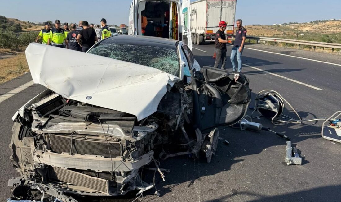  Gaziantep'te otomobil ile tırın çarpışması sonucu 1 kişi öldü, 2