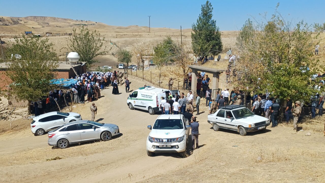  Batman'ın Beşiri ilçesinde bir araca düzenlenen silahlı saldırıda hayatını kaybeden