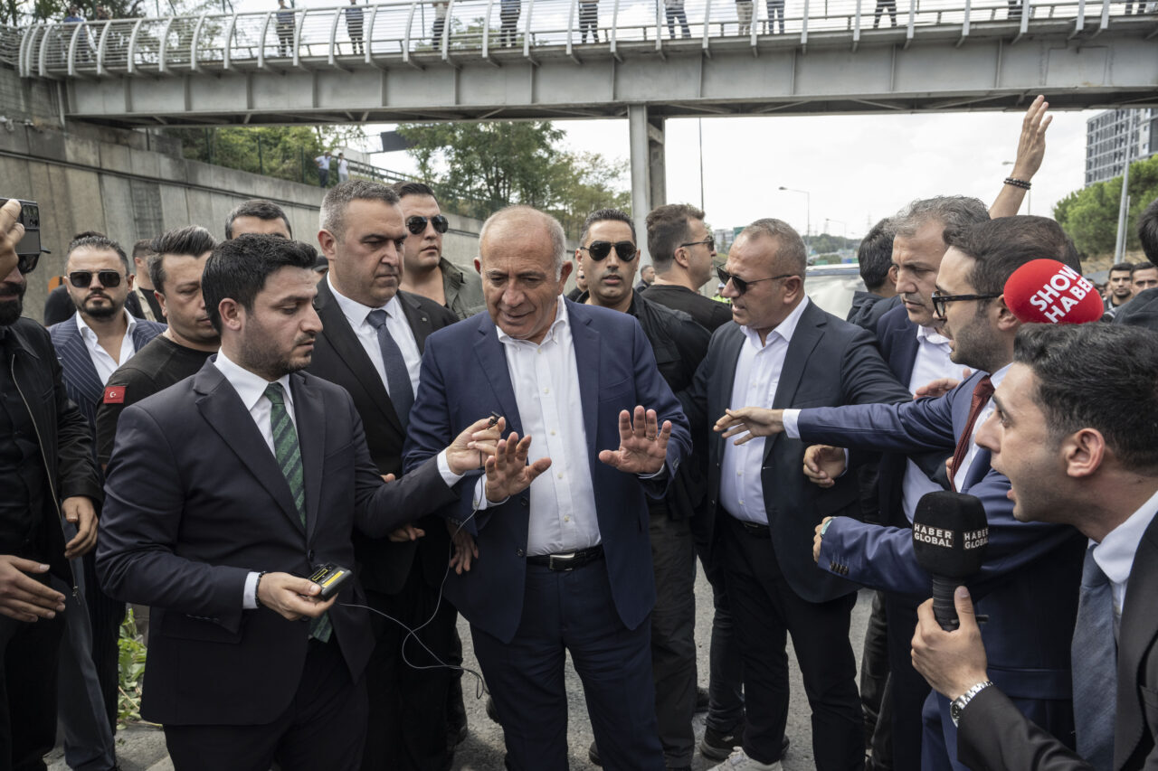 İstanbul 45. Asliye Hukuk Mahkemesince CHP İstanbul İl Yönetimine görevlendirilen