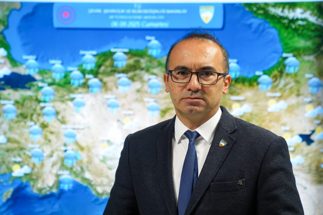 Hafta sonu itibarıyla sıcaklıkların kademeli olarak düşeceği belirtildi.