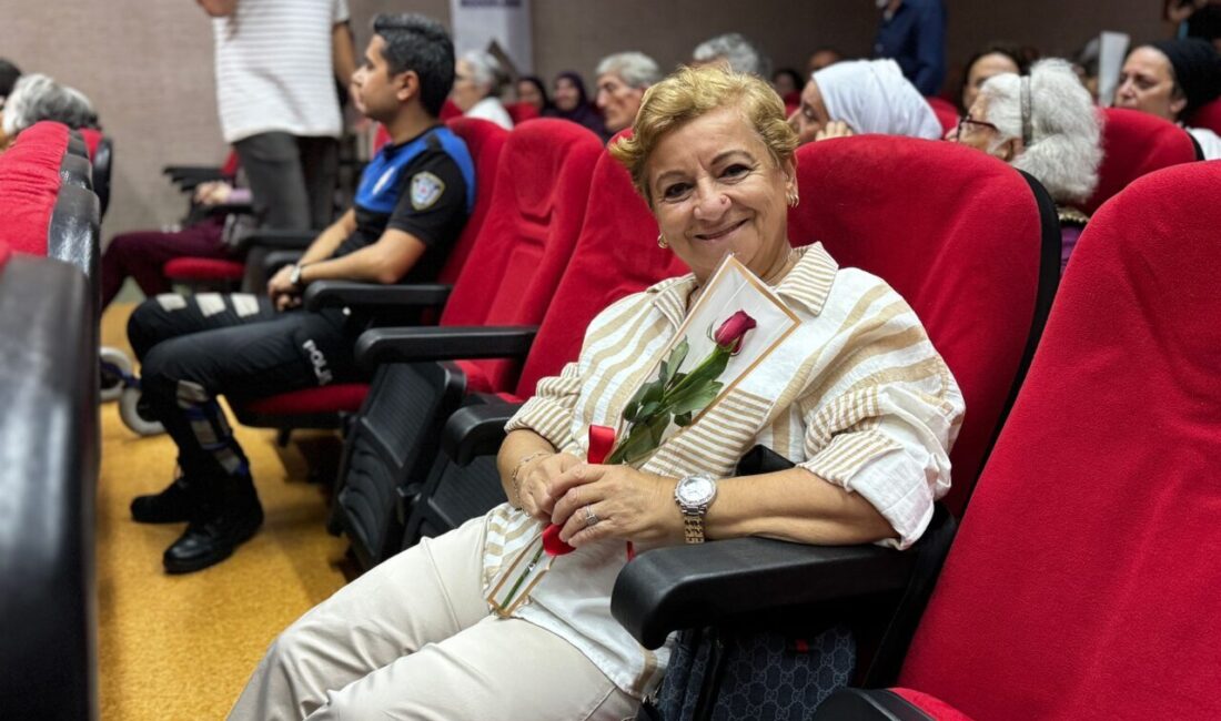  İstanbul Emniyet Müdürlüğü bünyesindeki Polis Bandosu, "1 Ekim Dünya Yaşlılar