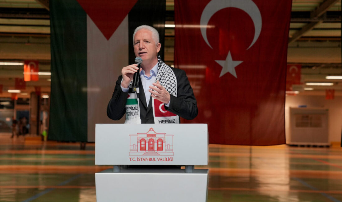  İstanbul Gürpınar Balık Hali'ndeki balıkçılar, bir günlük hasılatlarını Gazze'ye bağışladı.