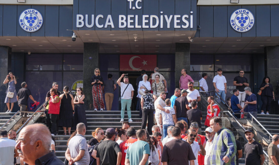  İzmir'in Buca Belediyesinde maaş alamayan işçilerinin iş bırakma eylemi 7.