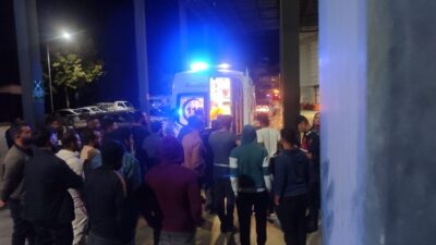  İzmir'in Ödemiş ilçesinde kamyonet ile otomobilin çarpışması sonucu 1 kişi