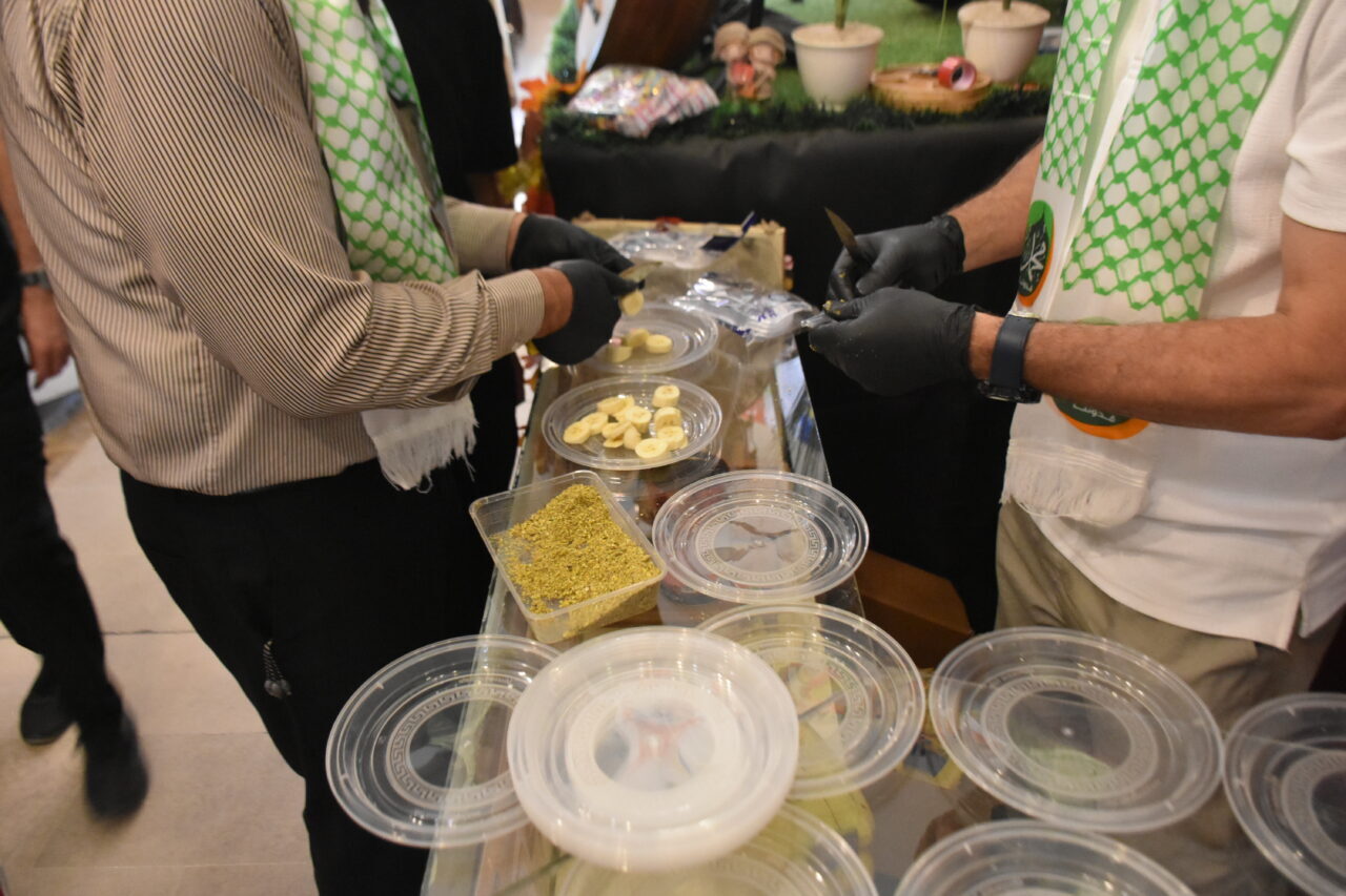 Irak'ın Kerkük kentindeki tarihi Kayseri Çarşısı'nda Mevlid Kandili vesilesiyle program