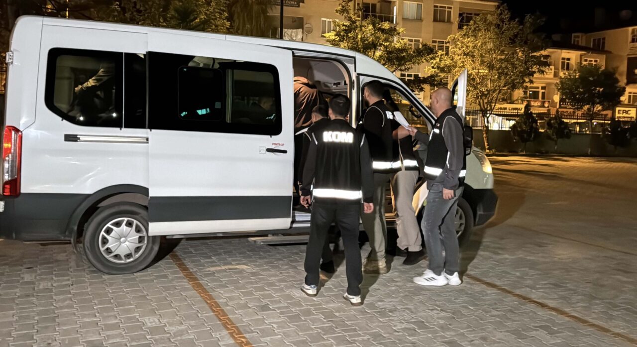  Kırıkkale'de "icbar yoluyla irtikap" soruşturması kapsamında Yahşihan Belediye Başkanı Ahmet