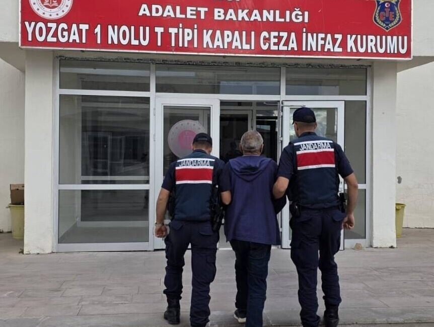 Kırşehir'in Akçakent ilçesinde bir çifti silahla katlettiği iddiasıyla gözaltına alınan