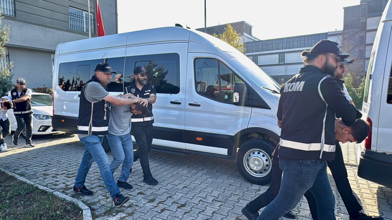  Kocaeli merkezli 3 ilde organize suç örgütüne yönelik operasyonda 10