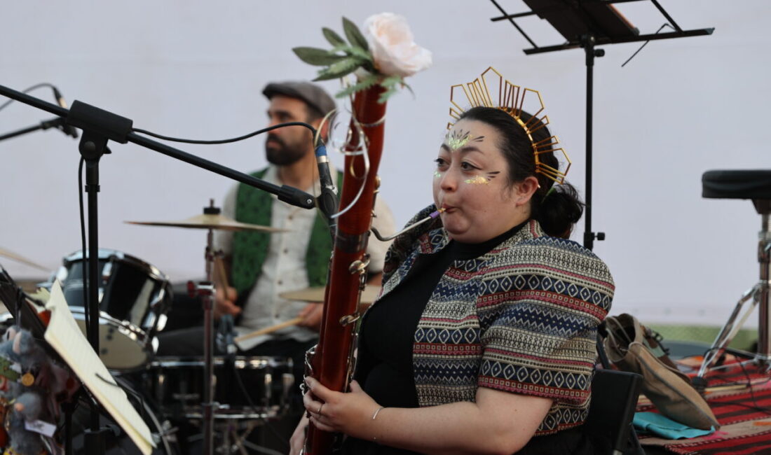 Mardin'de düzenlenen "7. Uluslararası Uçan Halı Çocuk Festivali" başladı.