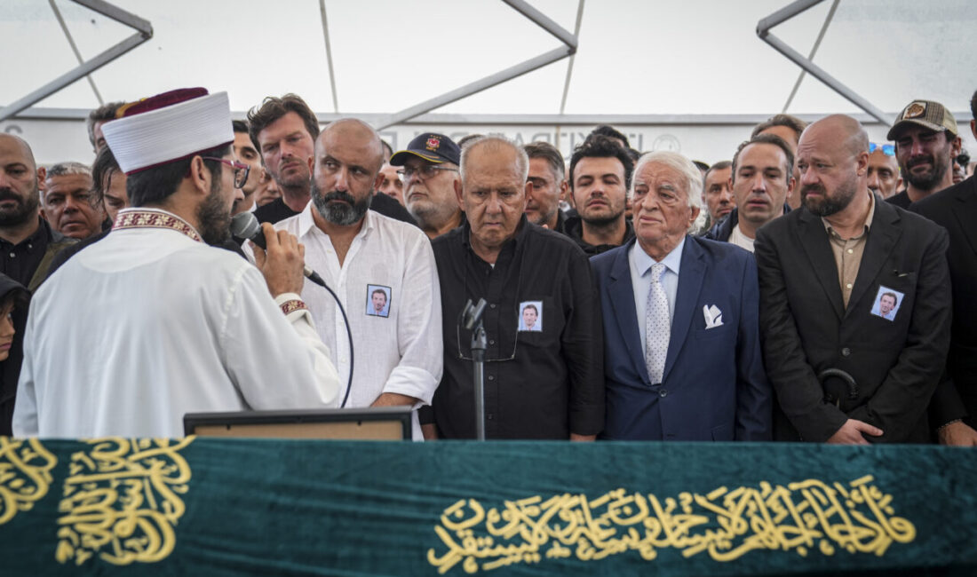 Balıkesir'in Marmara Adası açıklarında 4 Ağustos'ta teknesi parçalanmış bulunan ve