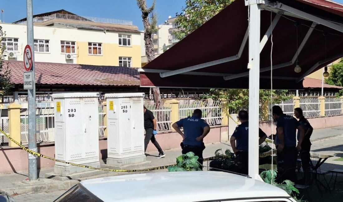 Mersin'in Tarsus ilçesinde, sokakta silahlı saldırıyı uğrayan kişi ağır yaralandı.