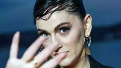 Kızılcık Şerbeti dizisinin senaristi Merve Göntem, sosyal medyada kullandığı ifadeler