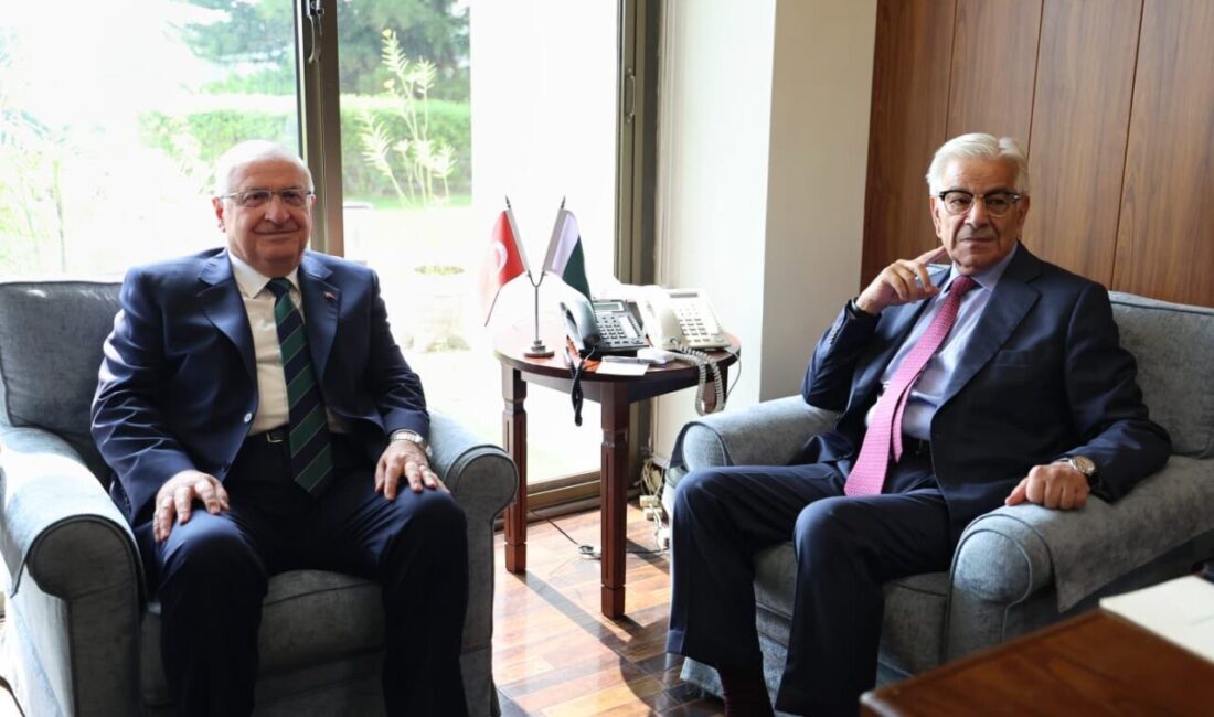 Milli Savunma Bakanı Yaşar Güler, Pakistan Savunma Bakanı Khawaja Muhammed