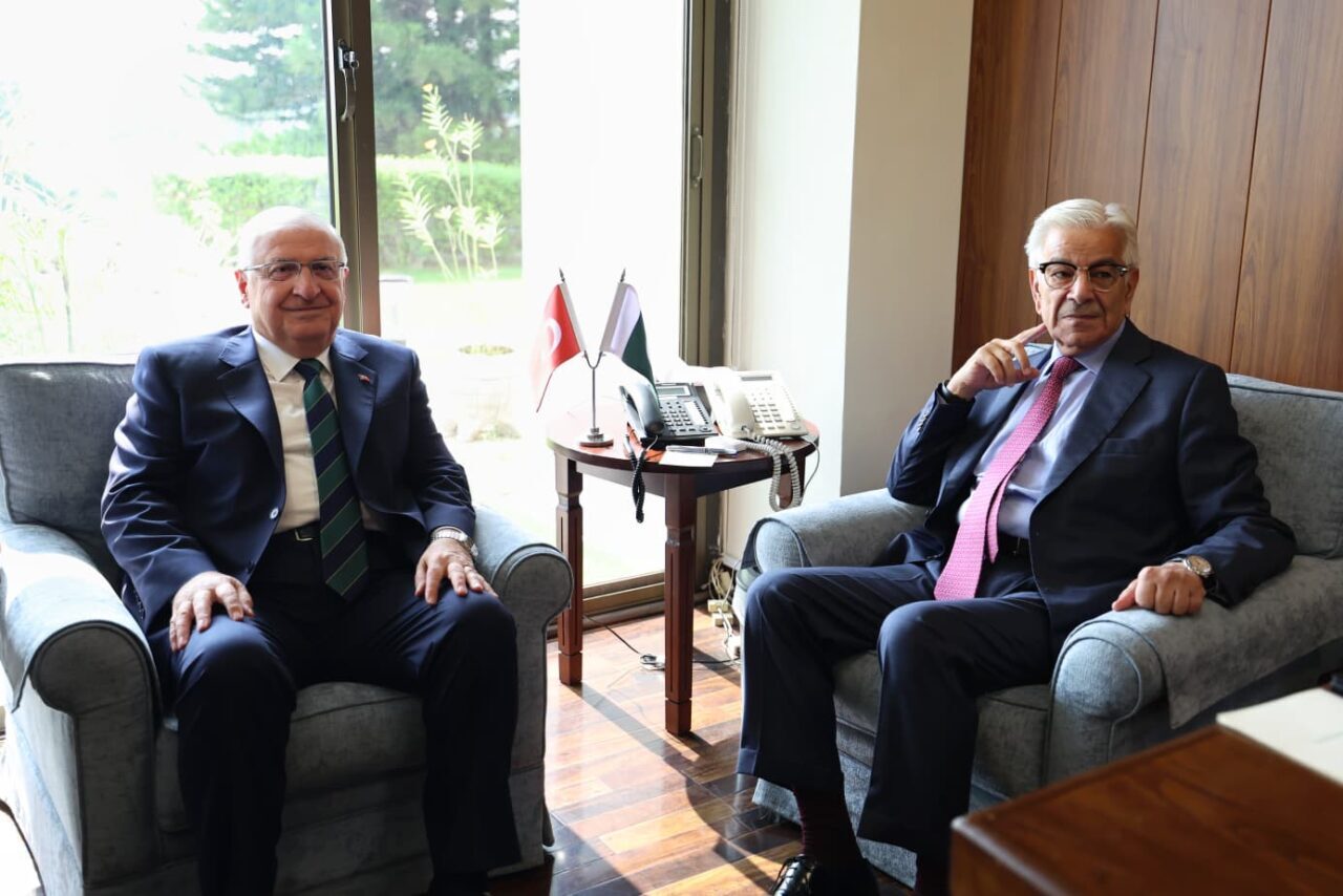 Milli Savunma Bakanı Yaşar Güler, Pakistan Savunma Bakanı Khawaja Muhammed