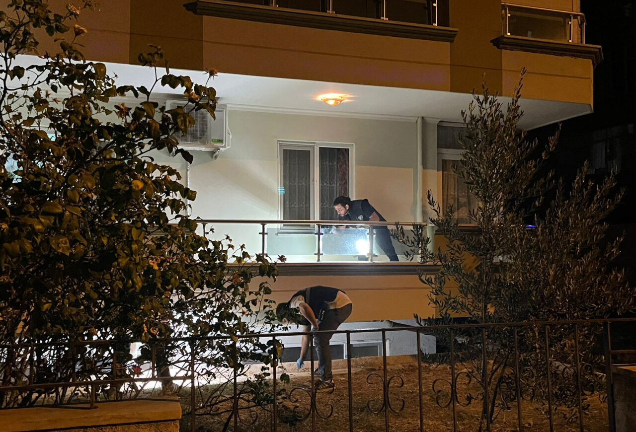 Muğla'da belediye başkanının ailesinin evine yanıcı madde atan 2 şüpheli