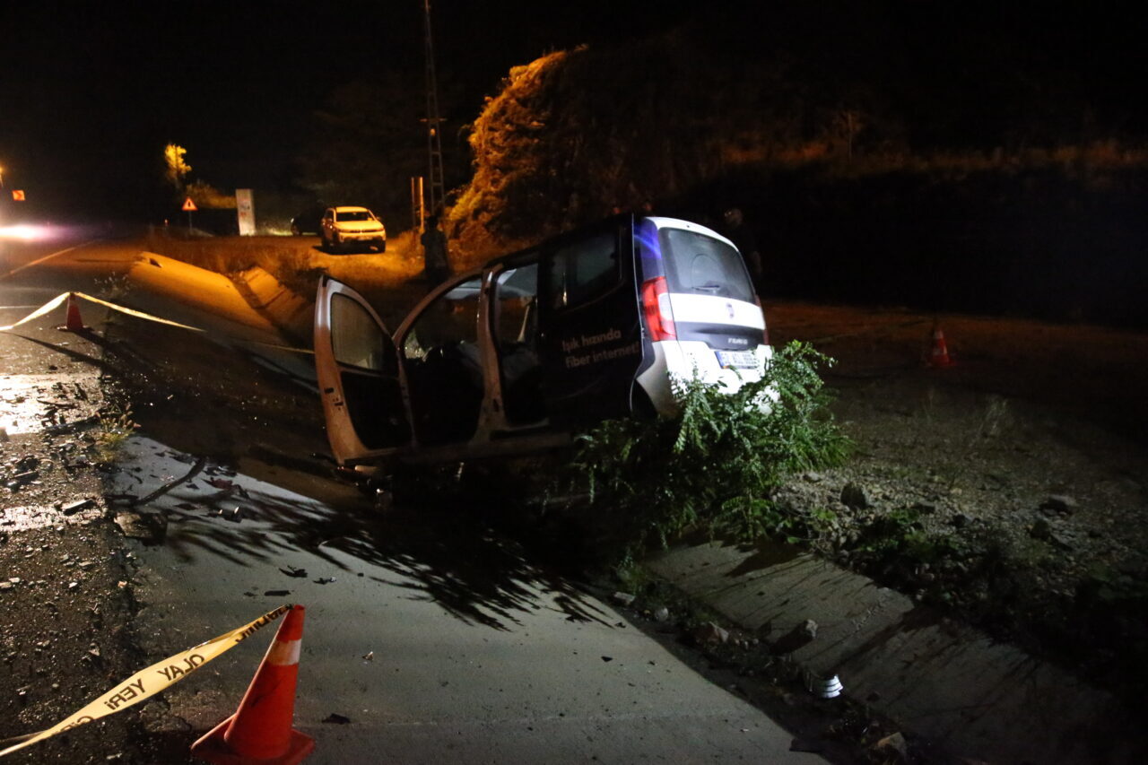 Ordu'nun Ulubey ilçesinde iki hafif ticari aracın çarpışması sonucu 1