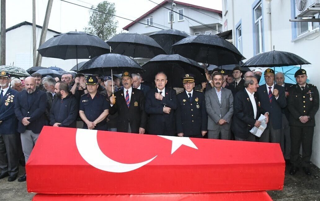 Ordu'da Kıbrıs gazisi Ünal Aktürk'ün cenazesi toprağa verildi.