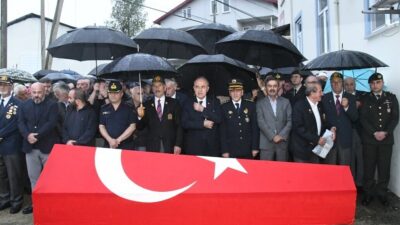 Ordu'da Kıbrıs gazisi Ünal Aktürk'ün cenazesi toprağa verildi.