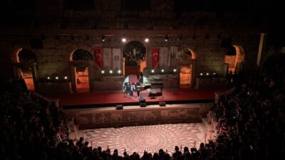 Burdur'da Kibyra Antik Kenti'nde piyanist ve besteci Anjelika Akbar konser