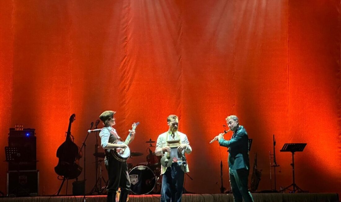 Dünyanın sevilen müzik kolektiflerinden Postmodern Jukebox, "Magic & Moonlight Tour"