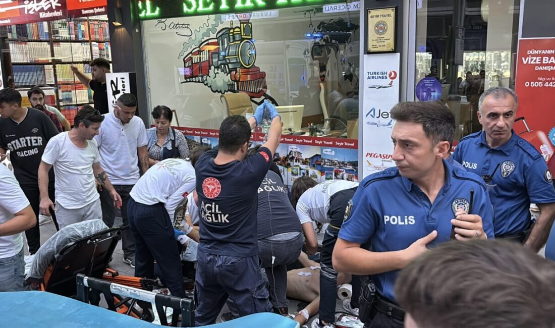  Samsun'un İlkadım ilçesinde çıkan bıçaklı kavgada 1 kişi yaralandı.