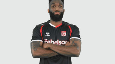 Trendyol 1. Lig ekiplerinden Özbelsan Sivasspor, daha önce kırmızı-beyazlı formayı