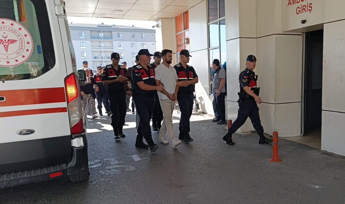 Tekirdağ'ın Çerkezköy ilçesinde babasını öldürdüğü iddiasıyla oğlu tutuklandı.