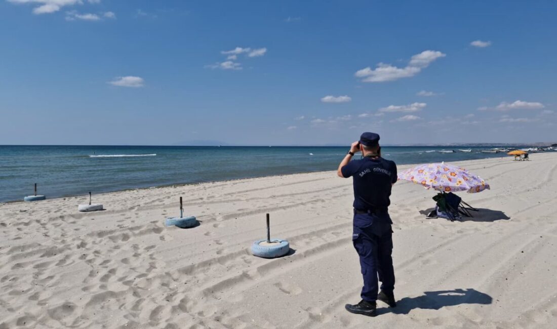 Tekirdağ'ın Marmaraereğlisi ilçesinde denize girdikten sonra kaybolan kadını arama çalışması