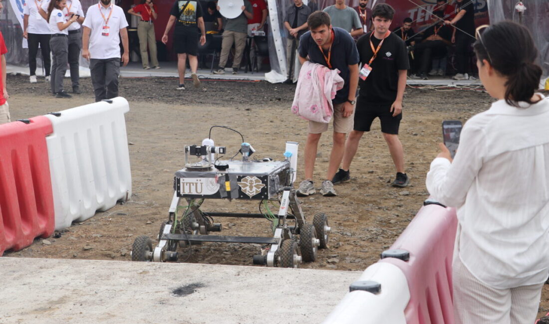  Tekirdağ'da yapılan TEKNOFEST İnsansız Kara Aracı (İKA) Yarışması tamamlandı.