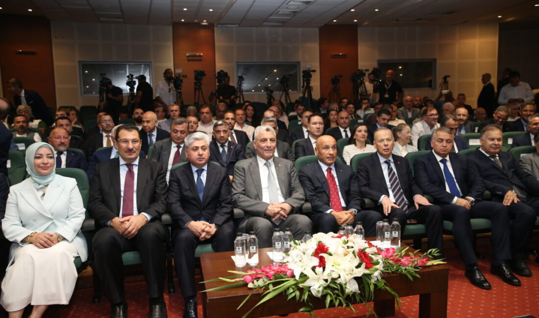 Ticaret Bakanı Ömer Bolat, "Ağustos ayında mal ihracatımız 21 milyar