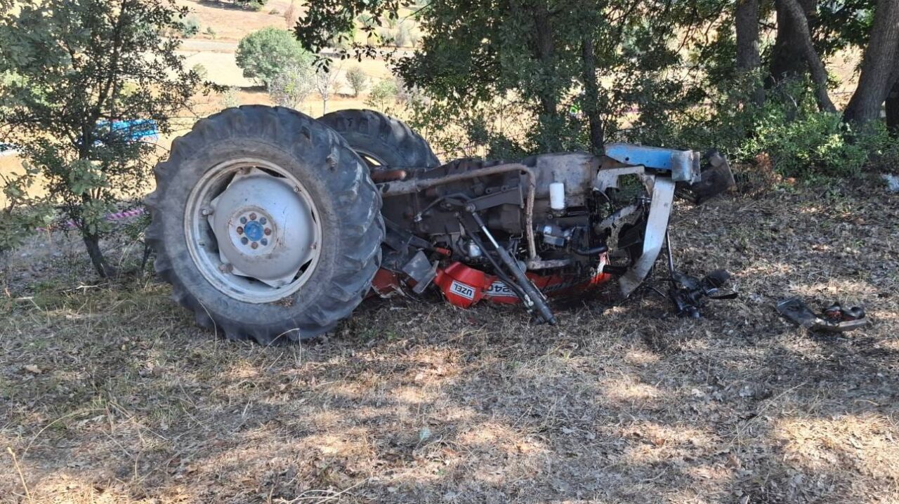  Tokat'ın Artova ilçesinde devrilen traktörün sürücüsü yaşamını yitirdi.