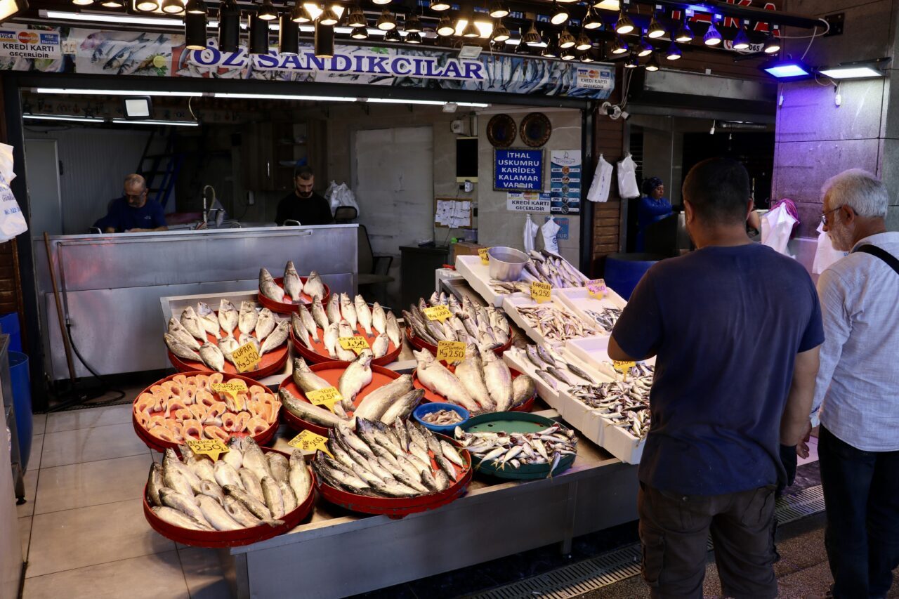 Trabzon'da denizlerde av yasağının sona ermesiyle "vira bismillah" diyerek denize