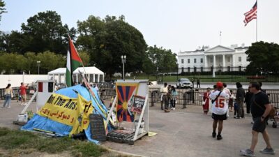  ABD Başkanı Donald Trump, Beyaz Saray'ın karşısında uzun yıllardır bulunan