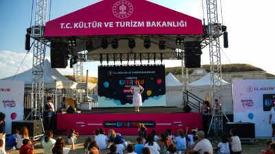  Kültür ve Turizm Bakanlığınca düzenlenen Çanakkale Kültür Yolu Festivali'nin ikinci